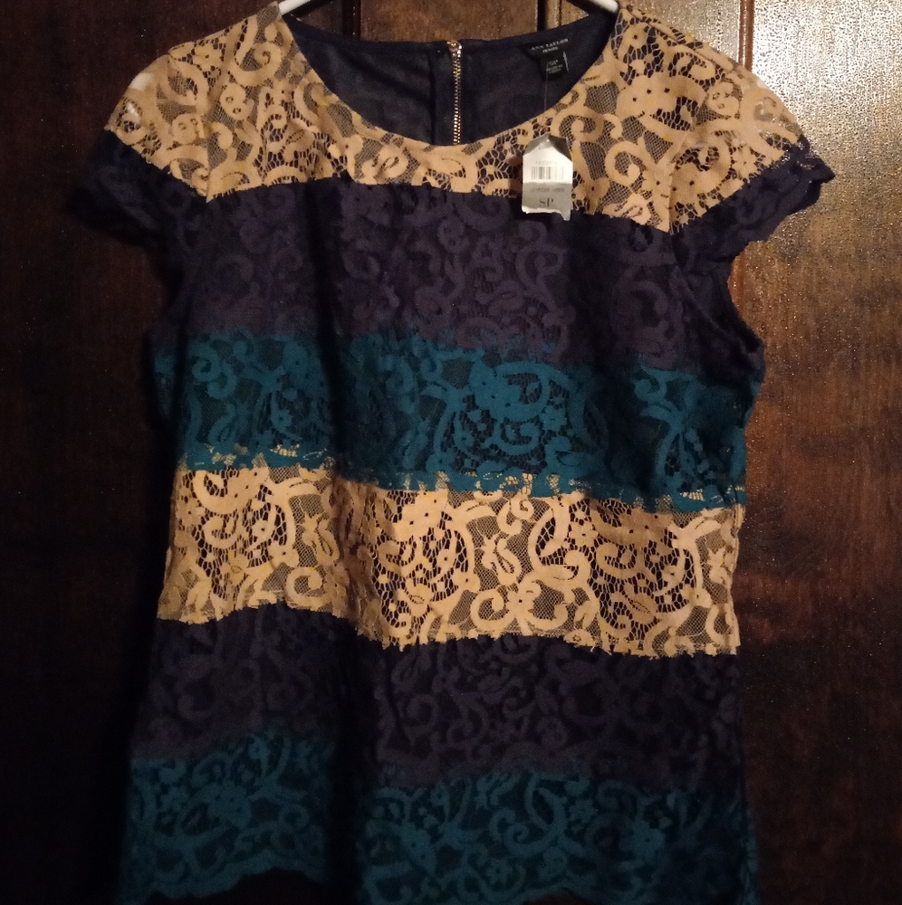 Ann Taylor: 3 Colored Lace Shirt